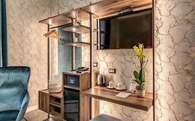 Apollo Boutique Hotel